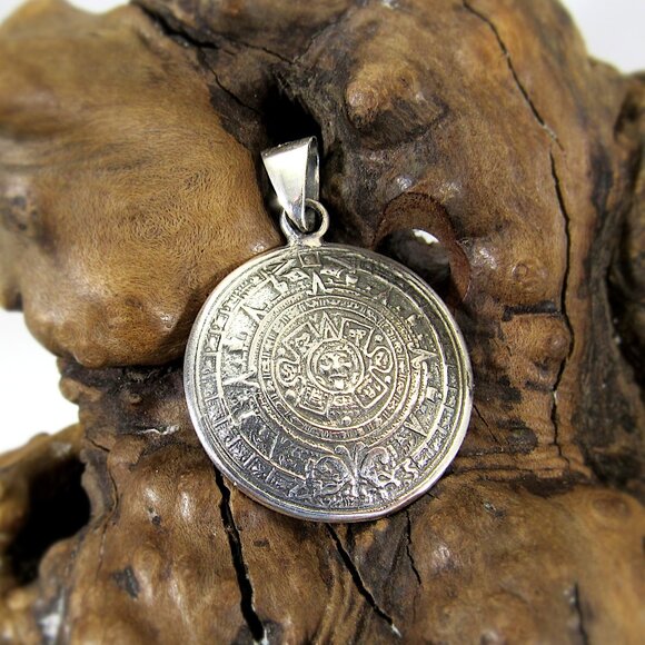 Solid 925 Sterling Silver Aztec Sun Stone / Mayan Calendar Pendant - Picture 3 of 8